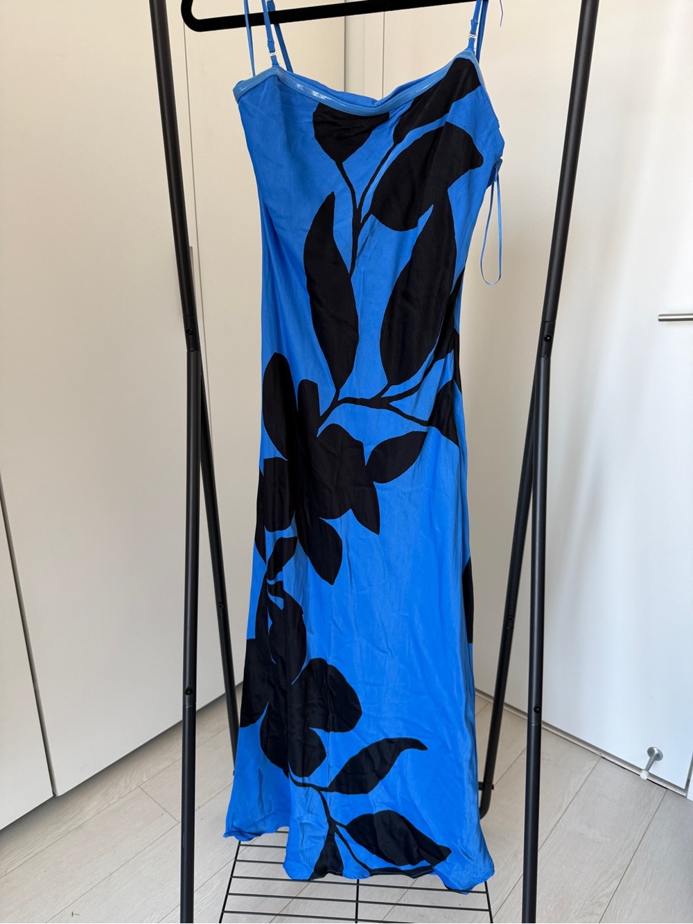 Anthropologie Tilda slip dress Blue & Black Leaf-Print Slip One-Piece